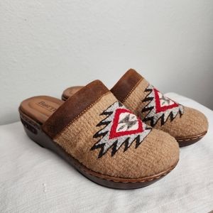 NWOT Born Bandy Leather Clogs Southwest Print Women's Size 8
